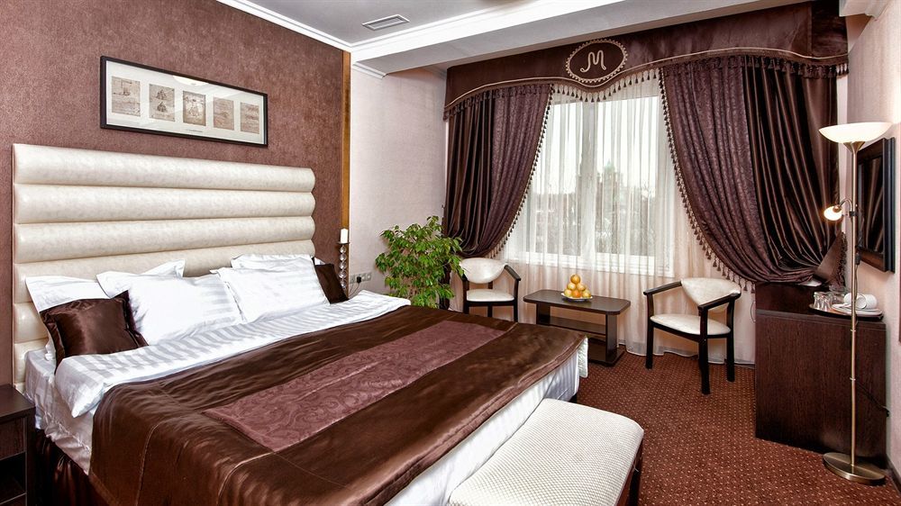 Mozart Hotel Krasnodar Esterno foto